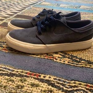 Boys Nike sb shoes